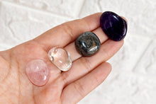 Load image into Gallery viewer, Tumbled Crystals Kit | AQUARIUS | Stones Gift | Zodiac Kit